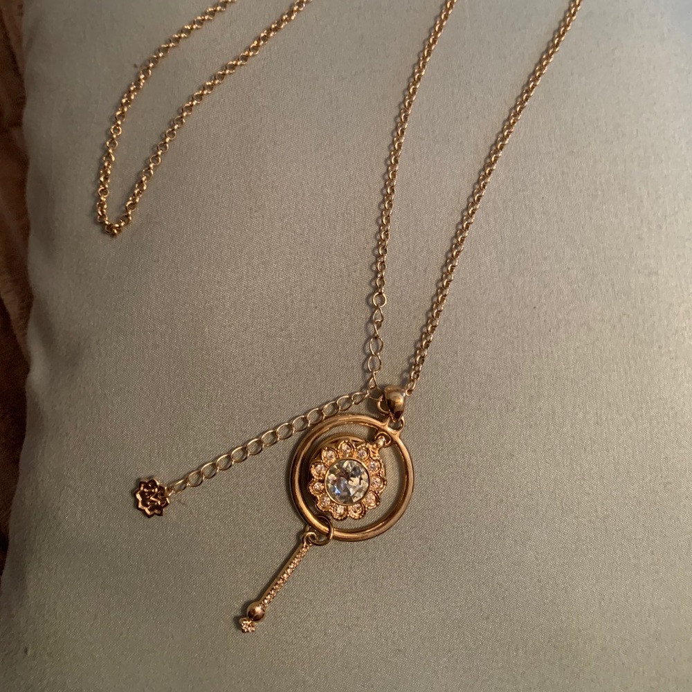 M&V Gold necklace